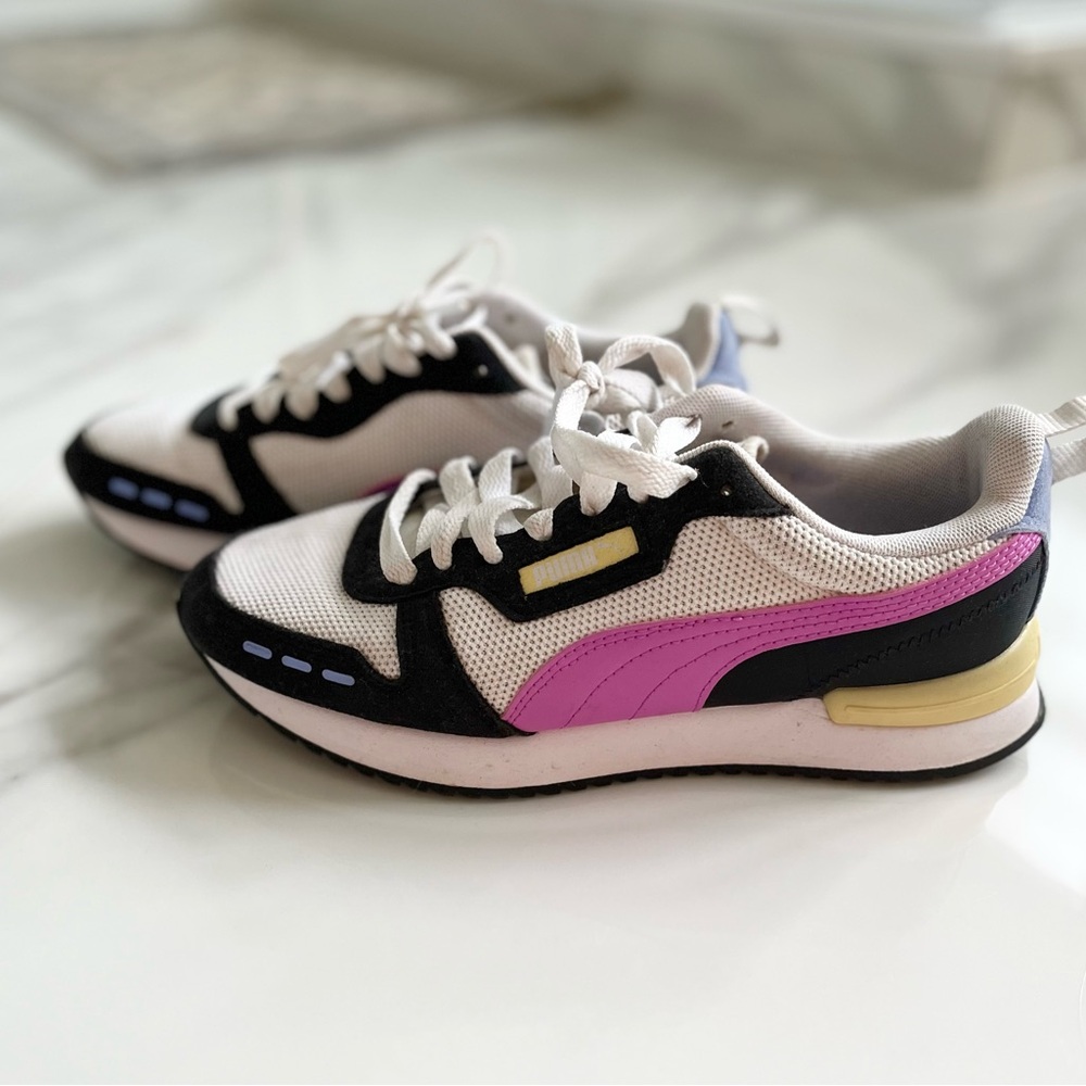 Puma White and Pink Sneakers Classic Low-Top